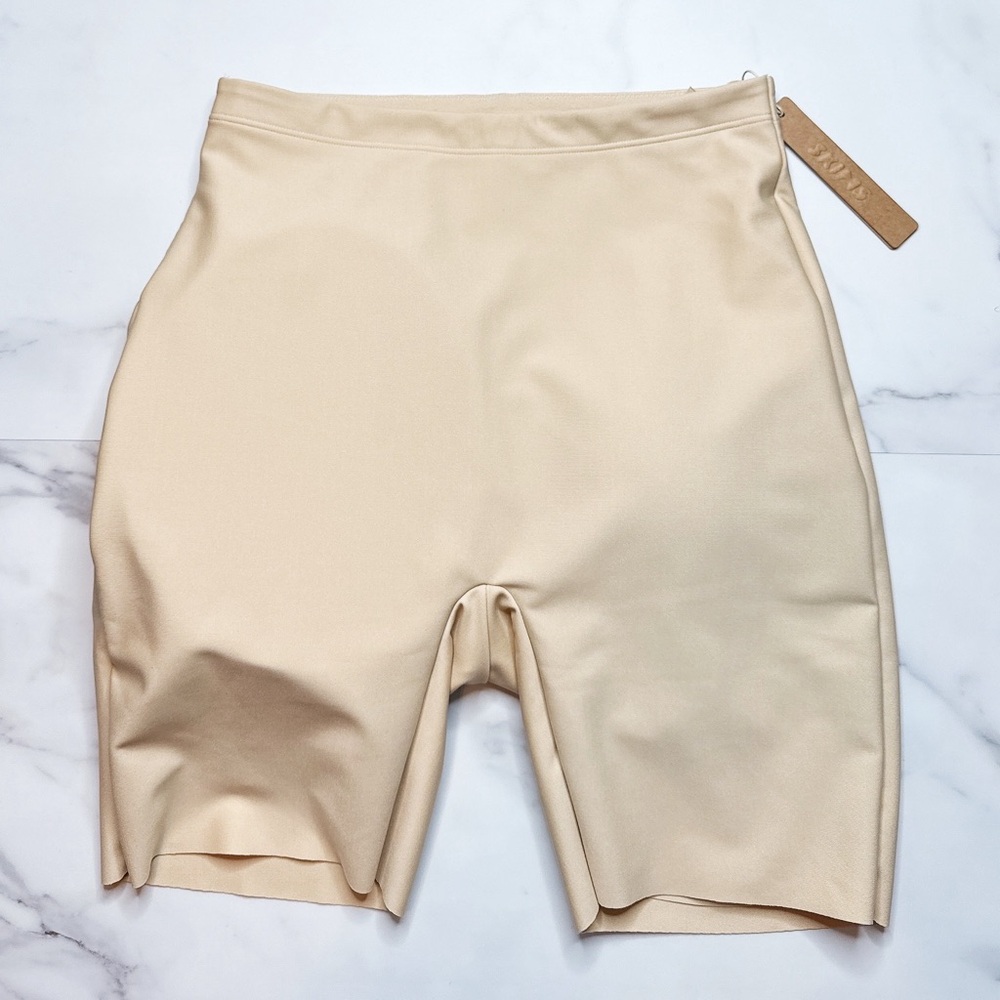 NWT Skims Body Butt Enhancing Padded Shorts
